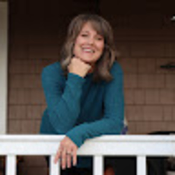 Meet your Posher, Lisa - Picture 1 of 1